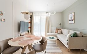 Malinova Leaf Apartment By Bookinghost